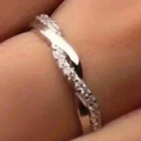 🍁 New Lovers Ring Two Lines Twisted CZ Wedding Women Ring, GPMB1437 - Picture 1 of 2